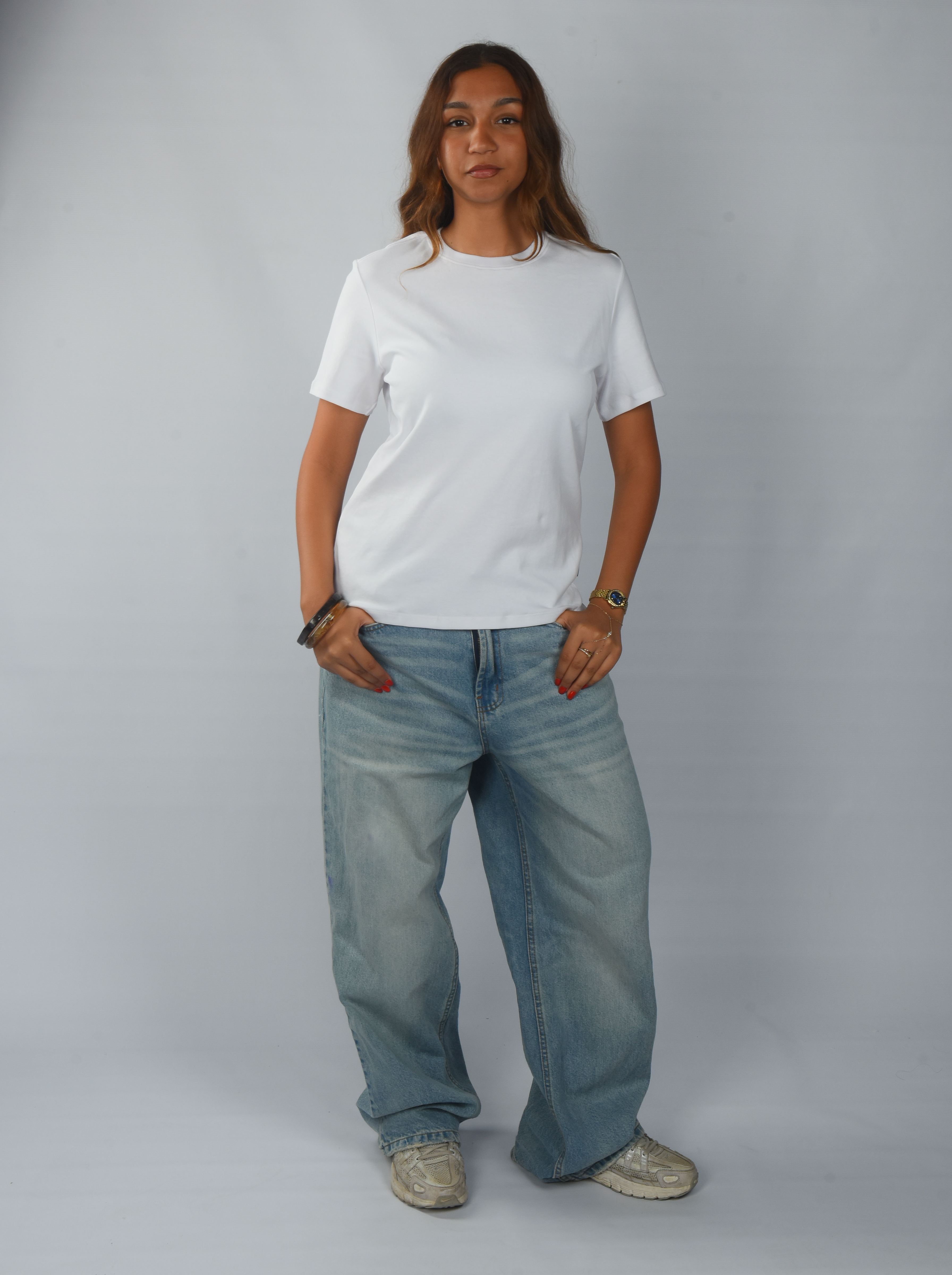 PHOTOSHOOT WOMEN scene 1   white