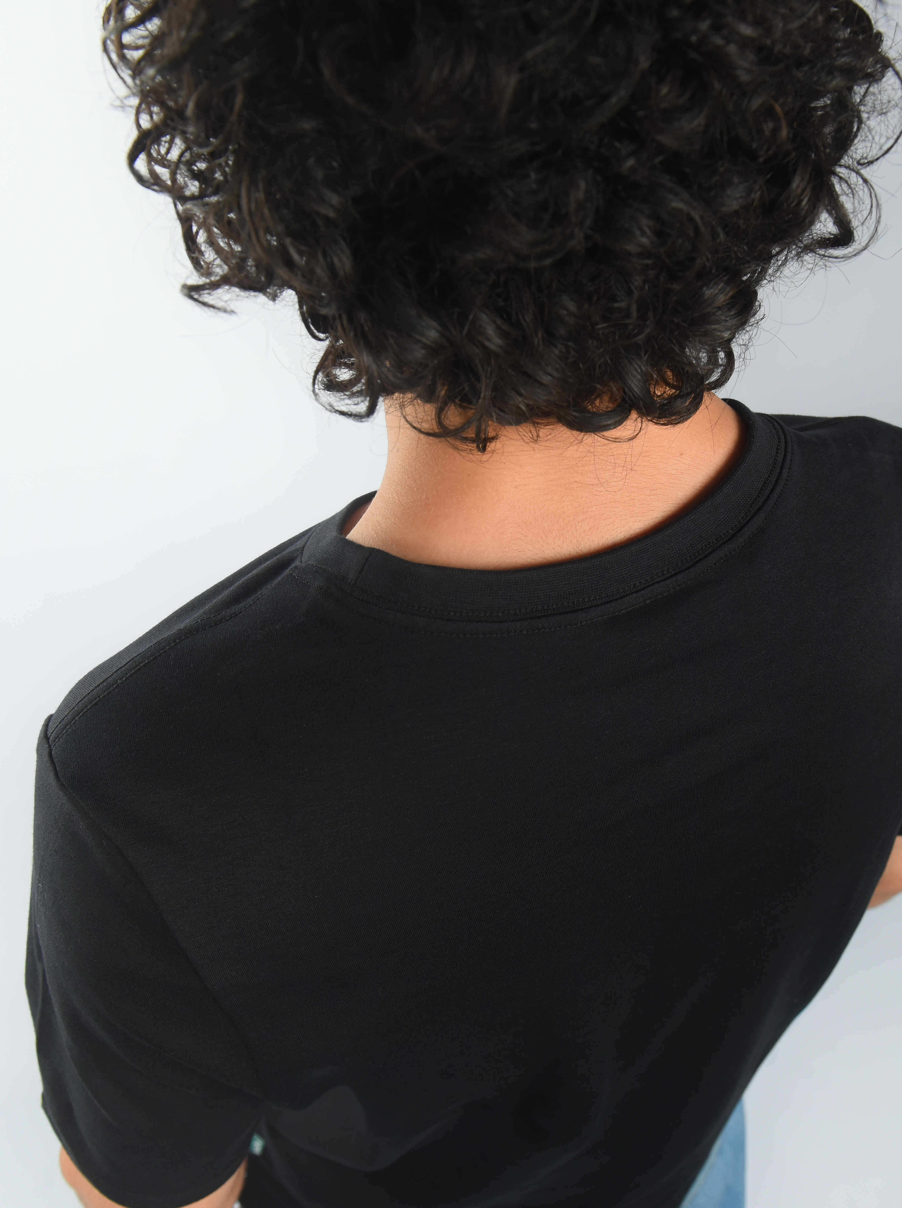 backneck brown scene 5 men  black