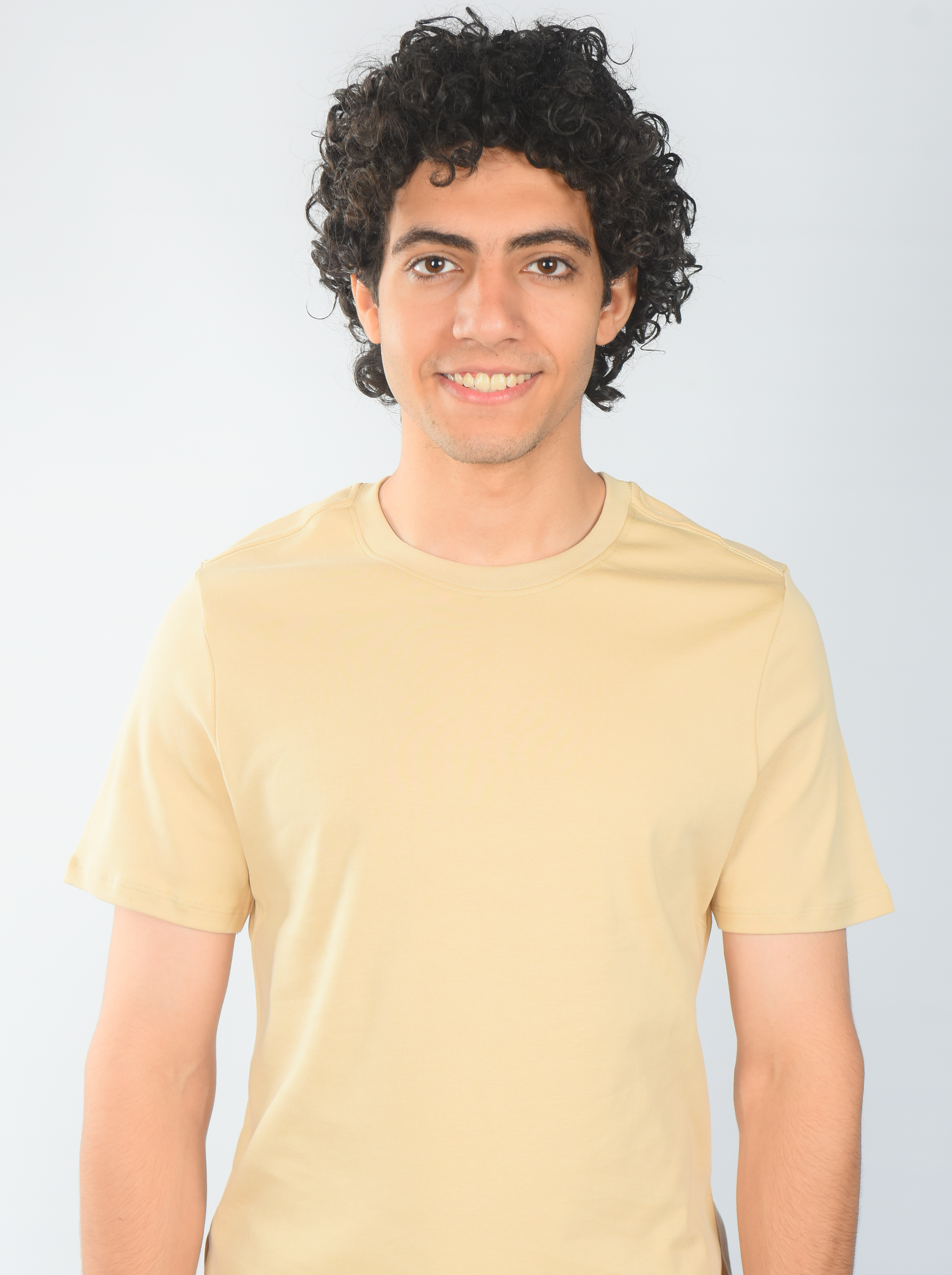 photoshoot men model grnadtee beige