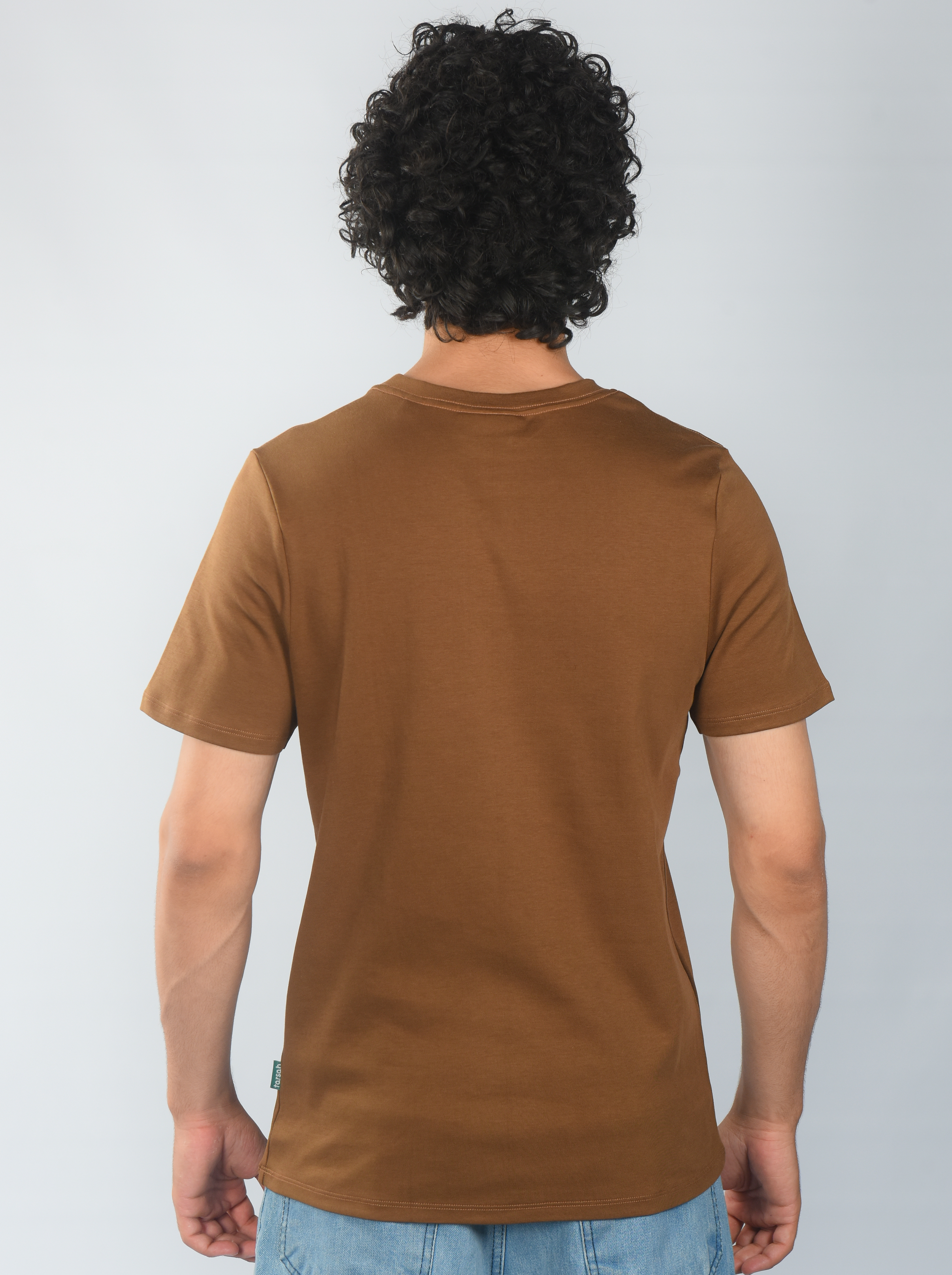 photoshoot scene 3 men grand tee   brown