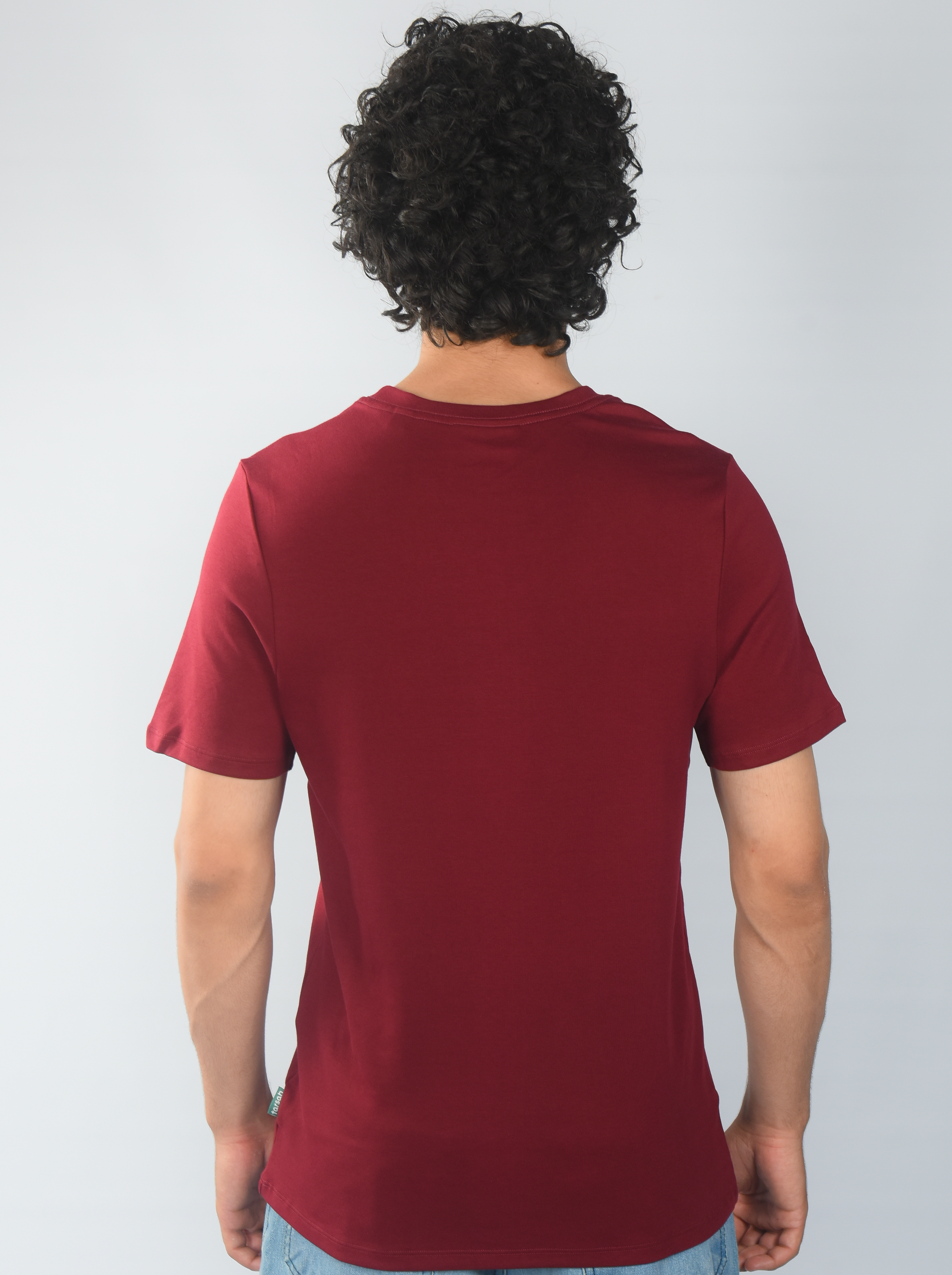 photoshoot scene 3 men grand tee   burgundy