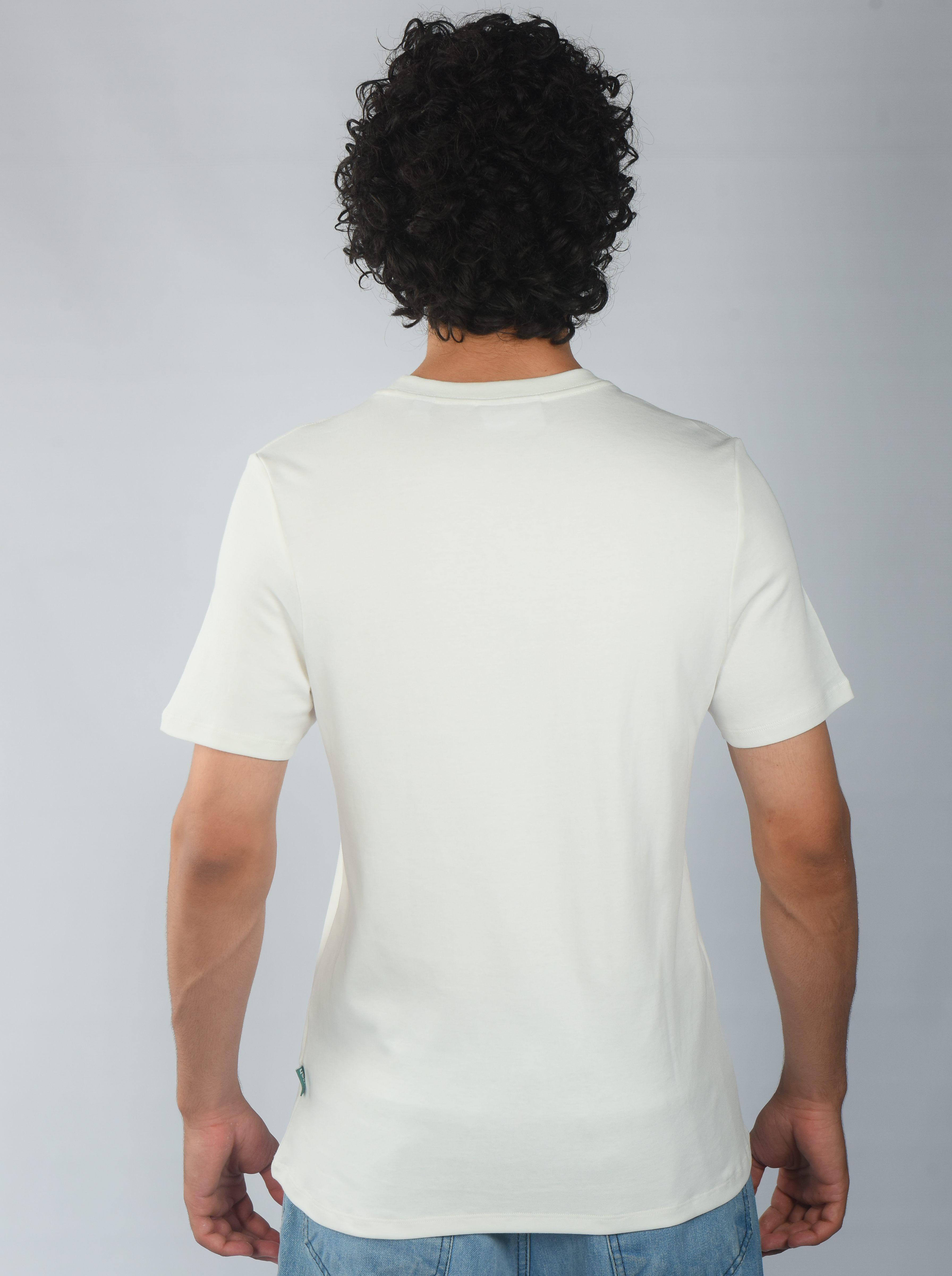 photoshoot scene 3 men grand tee   offwhite