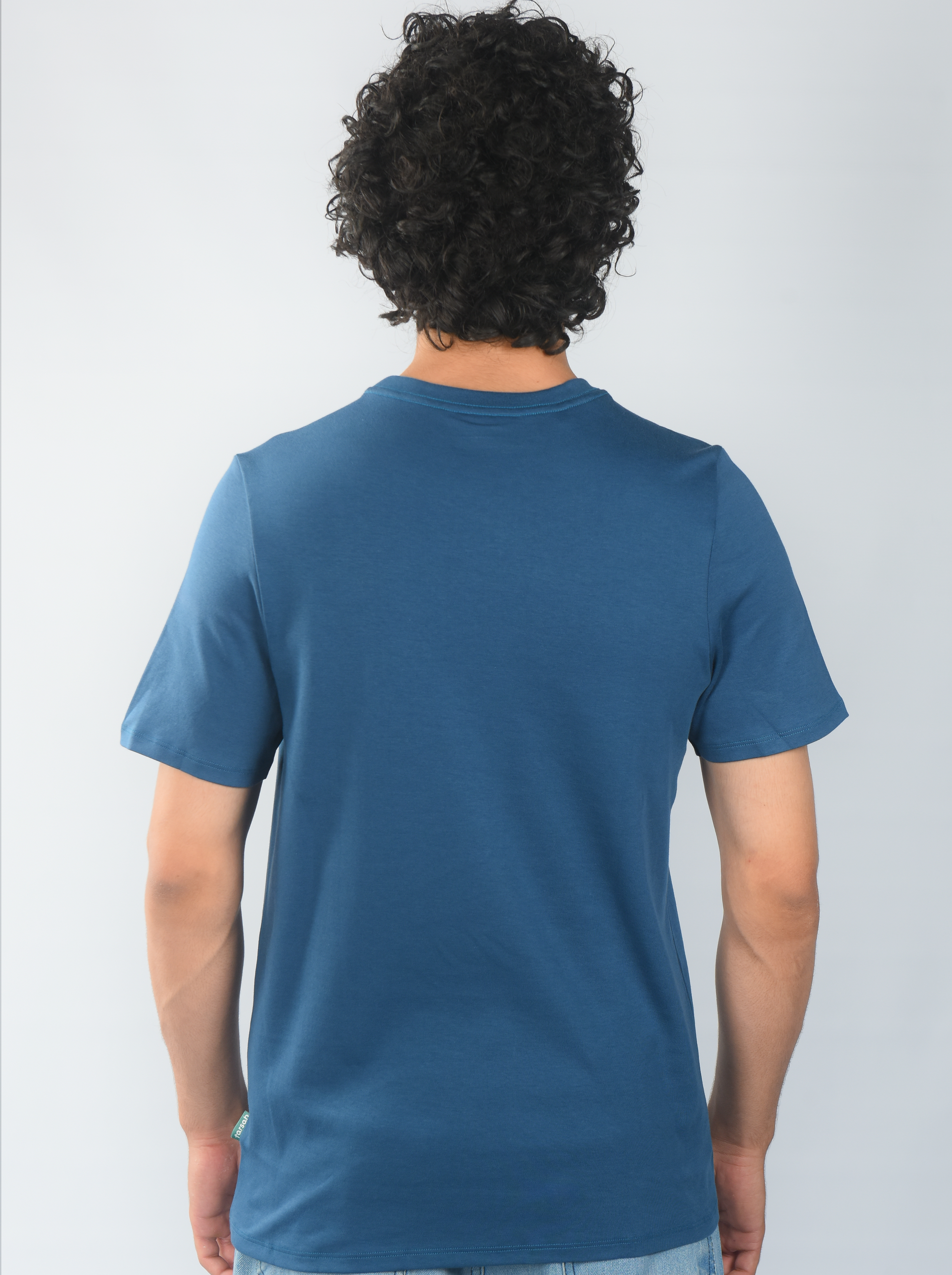 photoshoot scene 3 men grand tee   petroleum