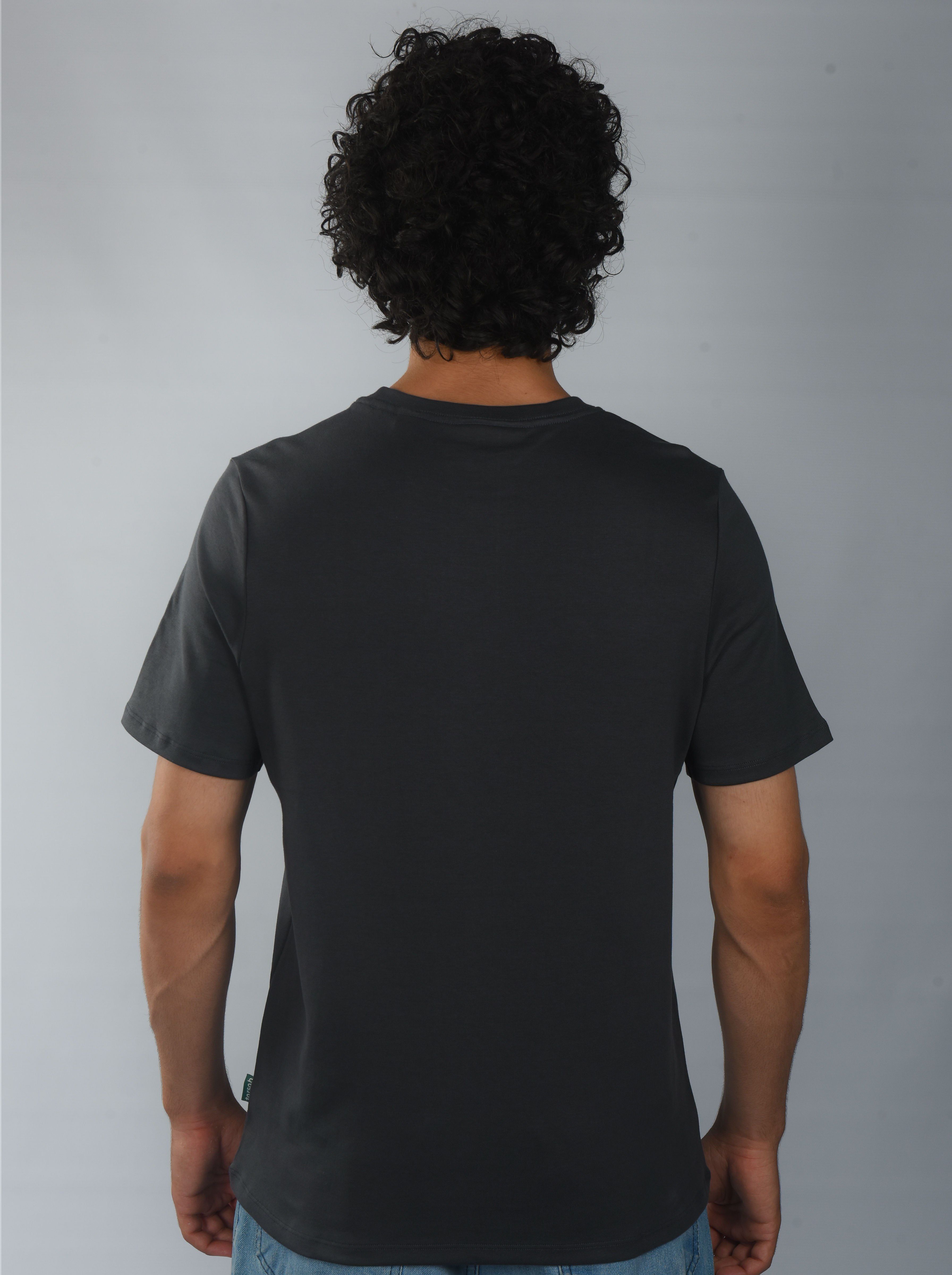 photoshoot scene 3 men grand tee   steelgray