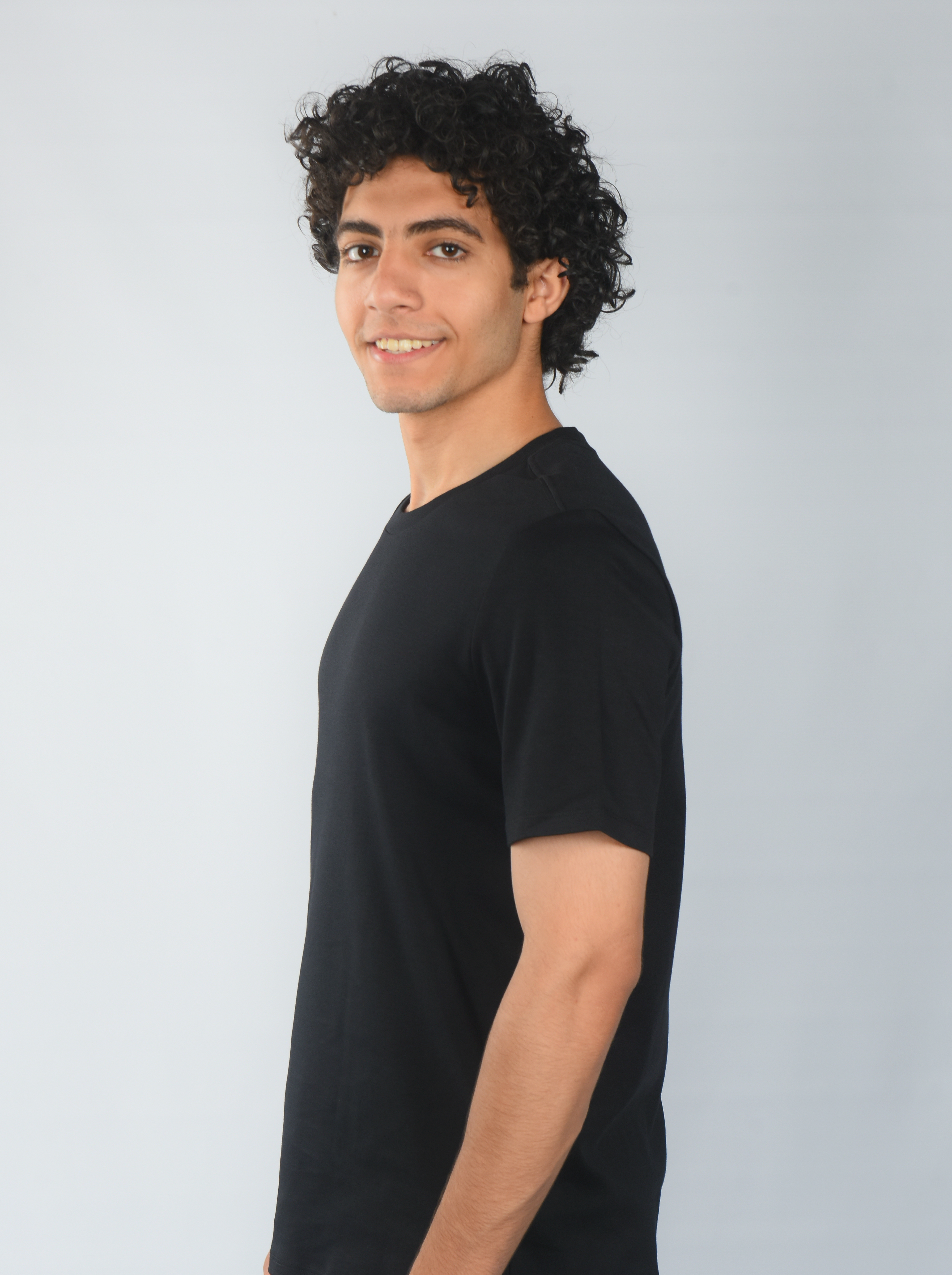 photoshoot scene 4 men grand tee   black