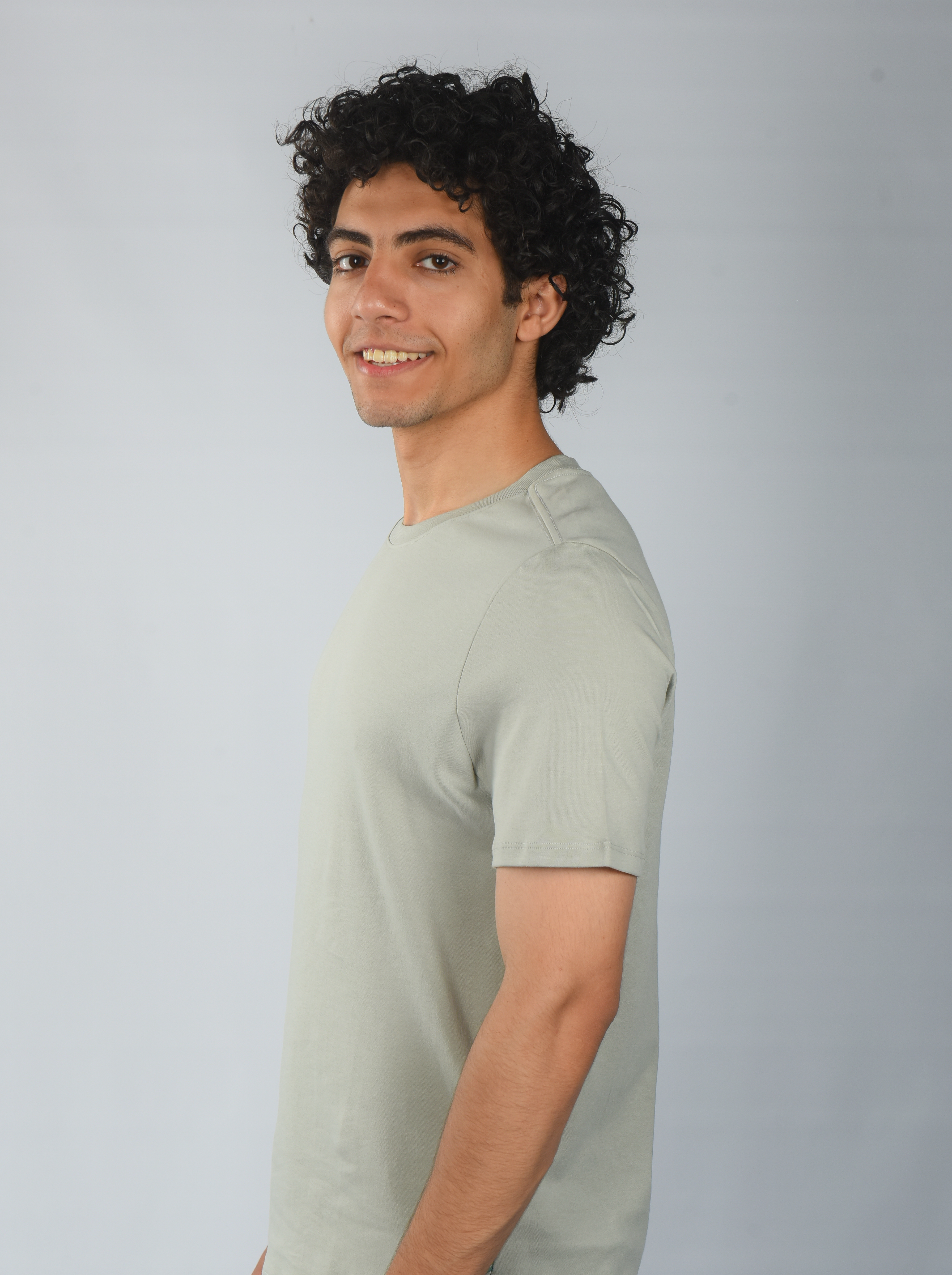 photoshoot scene 4 men grand tee   gray