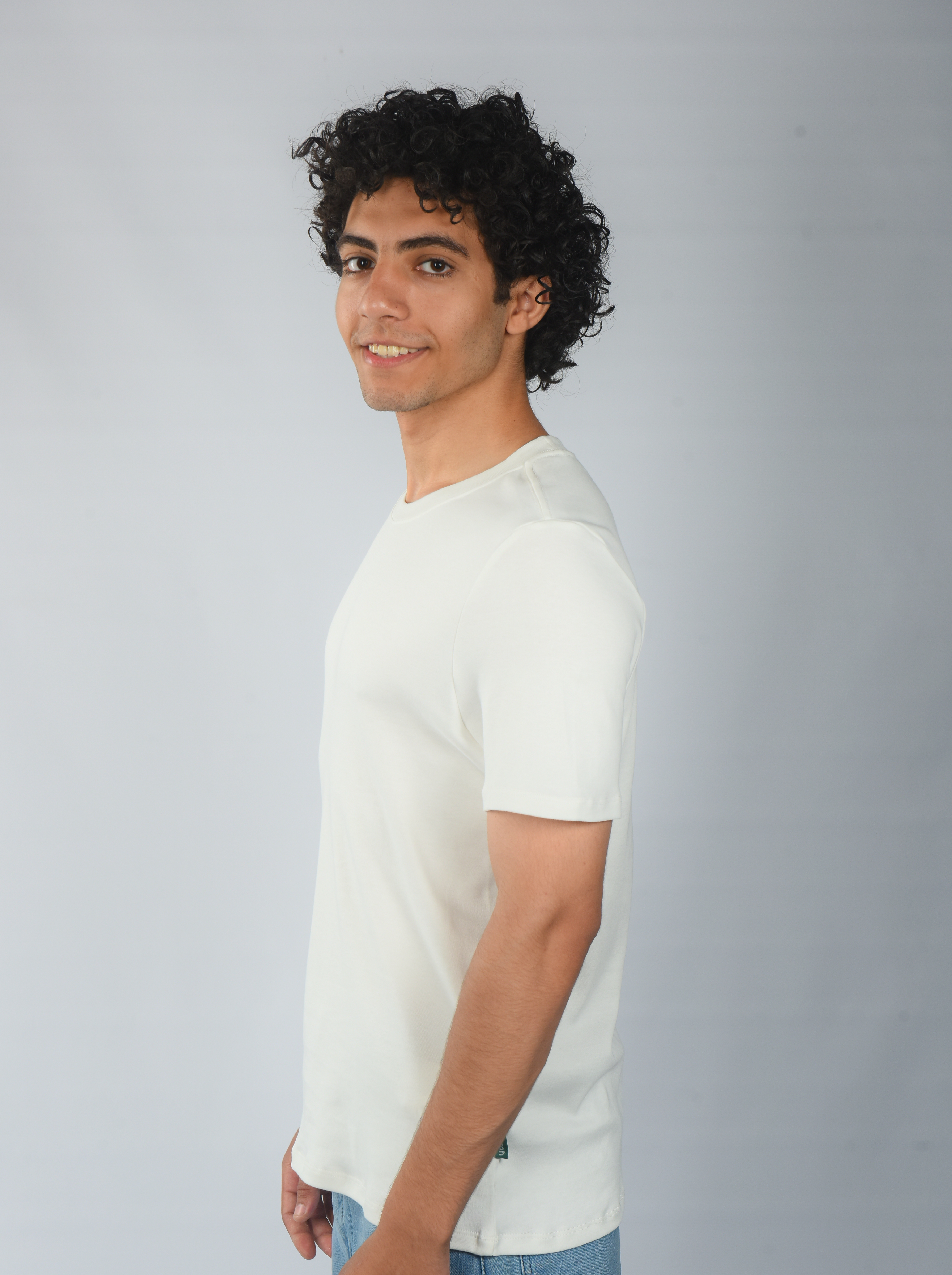 photoshoot scene 4 men grand tee   offwhite
