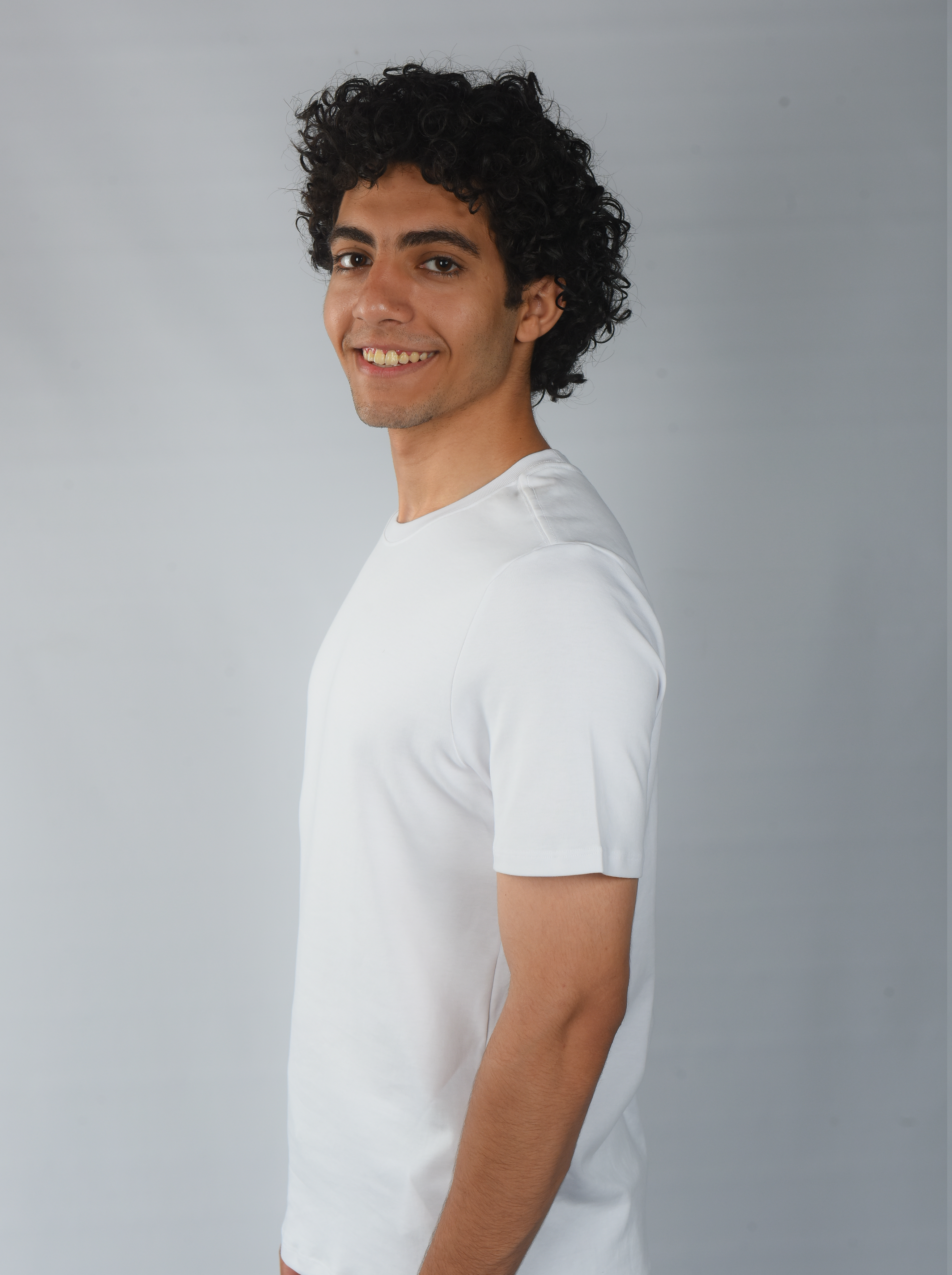 photoshoot scene 4 men grand tee   white
